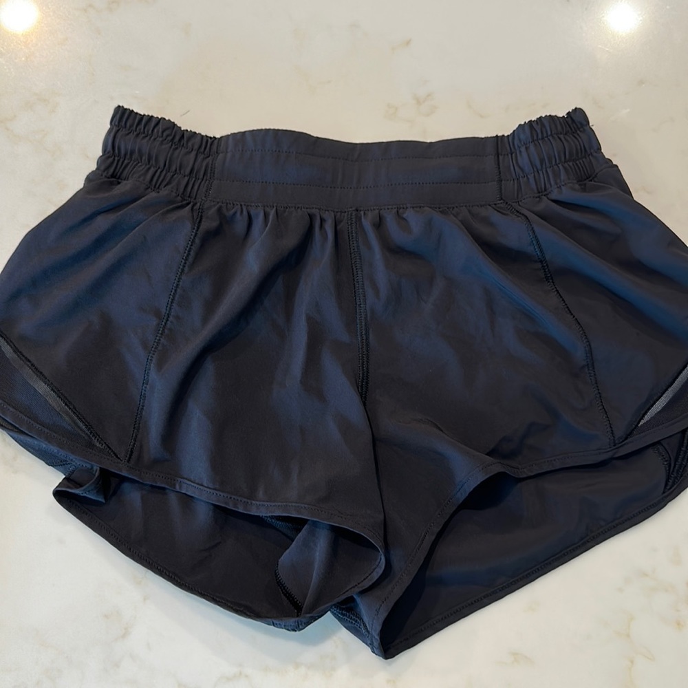 Lululemon athletic short size 6reg